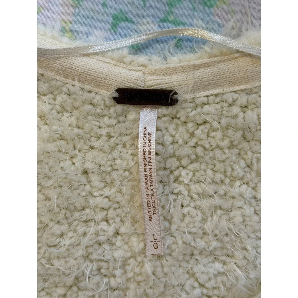 Free People | Icing‎ Fuzzy Knit Pullover Sweater Large Ivory V-Neck Oversized